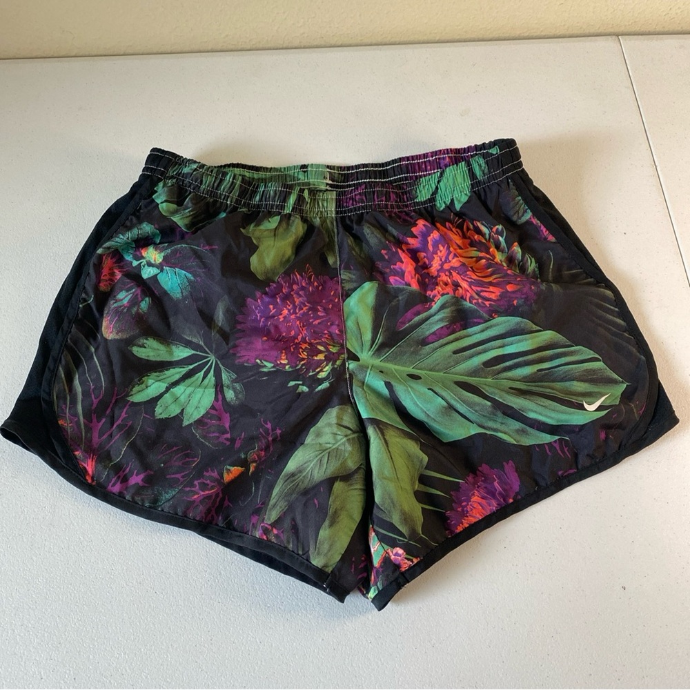 NIKE Lined Floral Running Short Size girls XL or Adult small (F1)